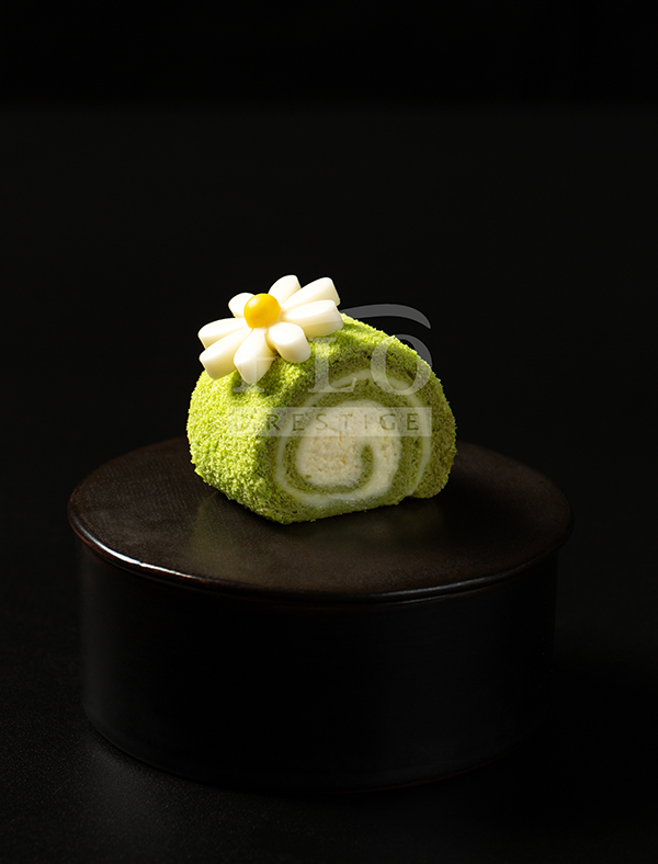Mini Matcha Swiss Roll & Yuzu Cream
